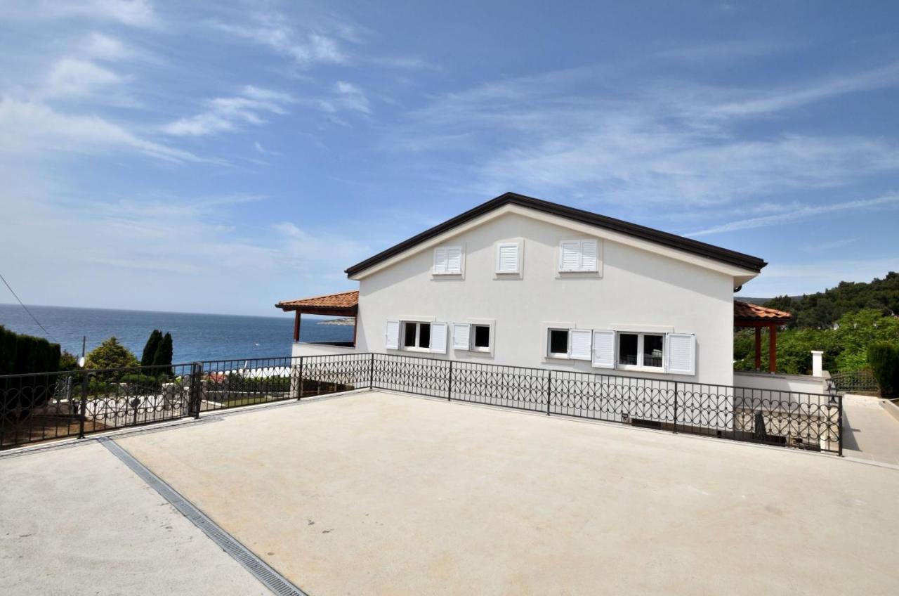 Apartments Villa Sofia Martinšćica Exterior foto
